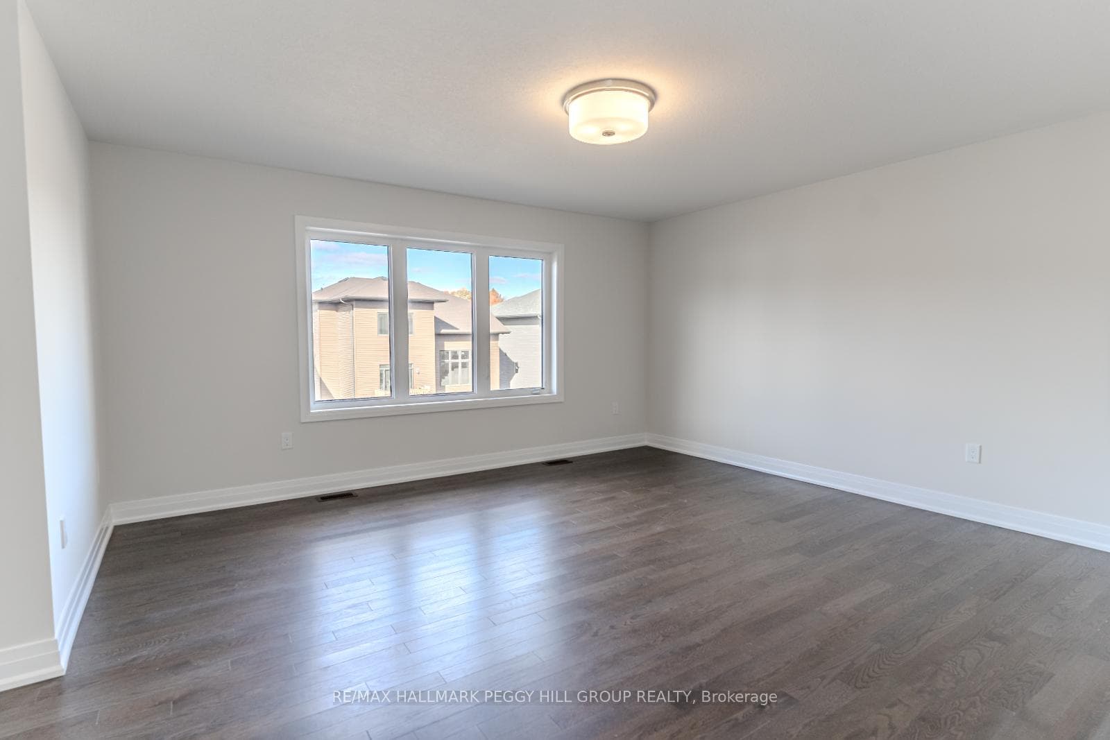 3178 Searidge Street photo 9