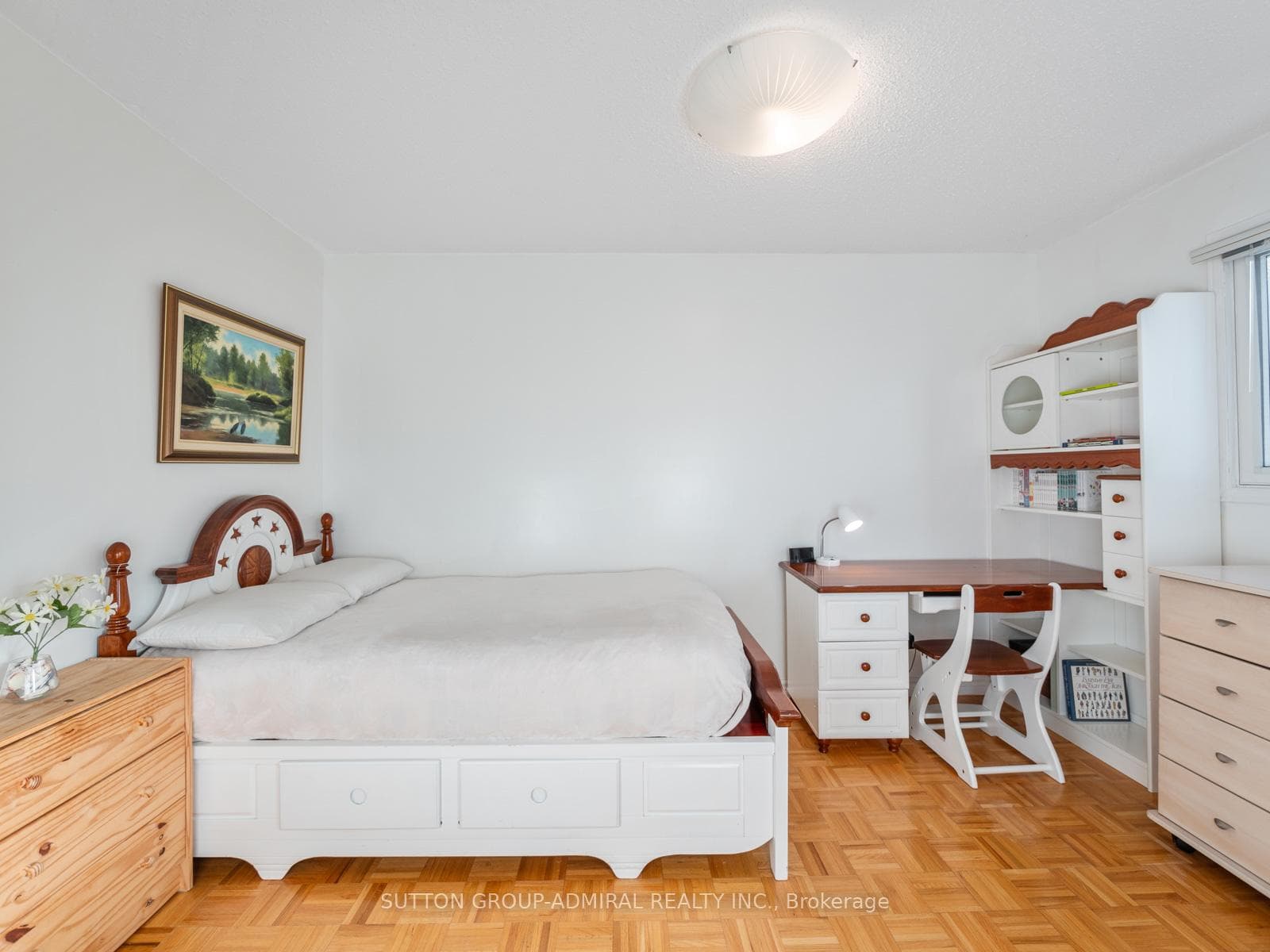 51 Houseman Crescent photo 18