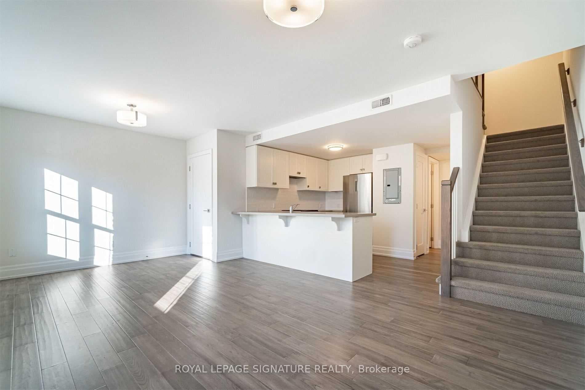 760 Lakeshore Road Unit 202 photo 7