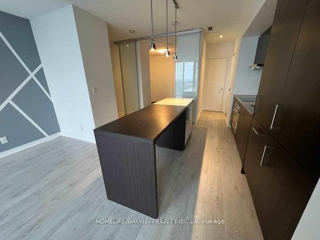 88 Harbour Street Unit 6006 photo 33