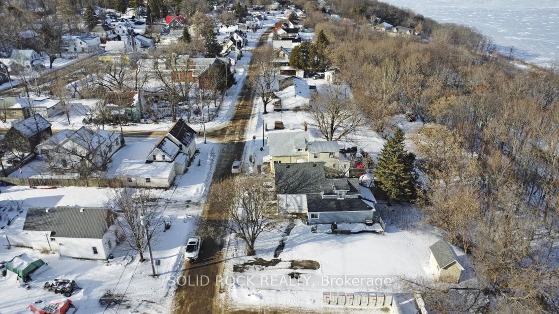 922 Centre Street photo 9