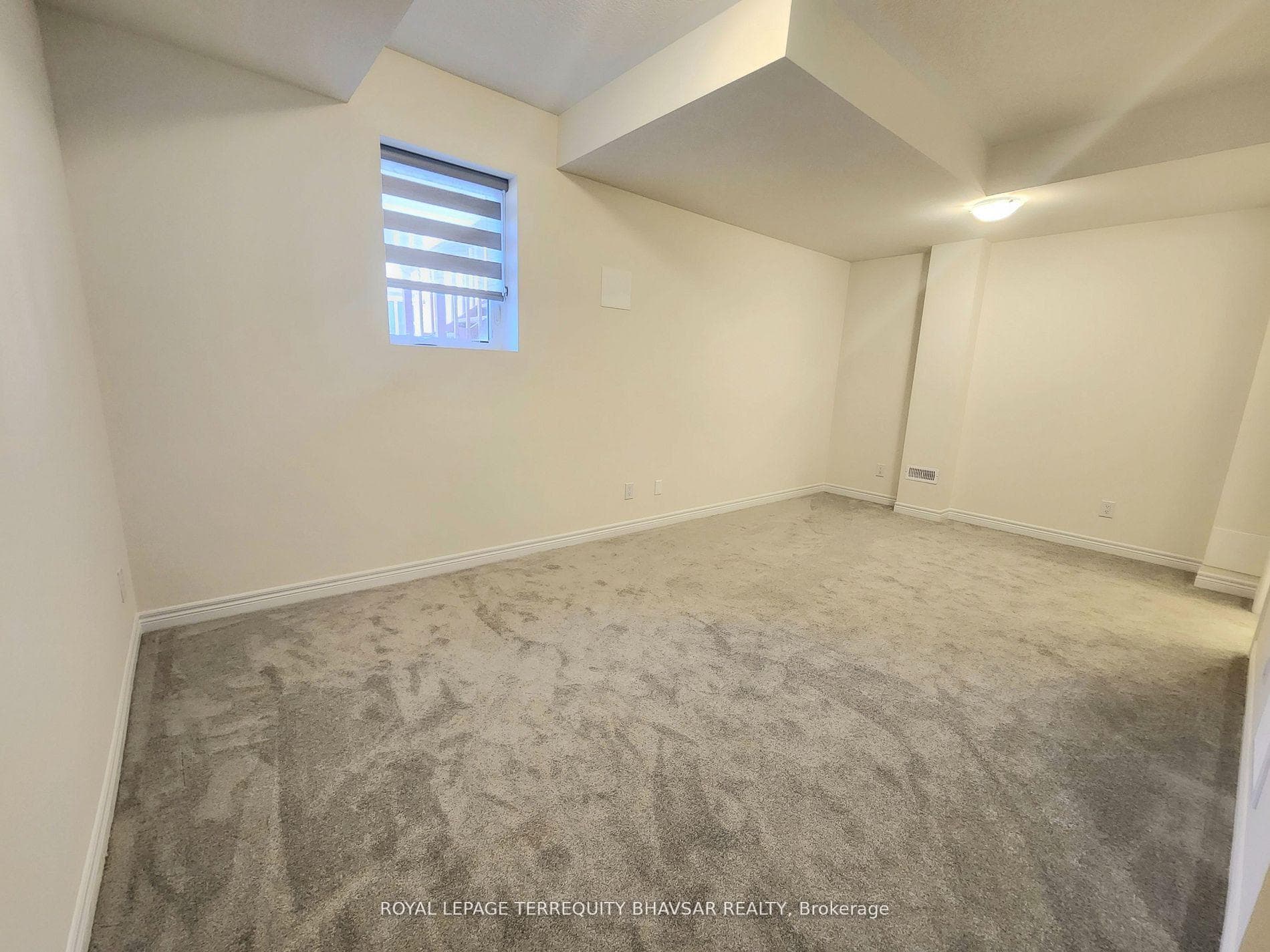 9 Roywood Street photo 34