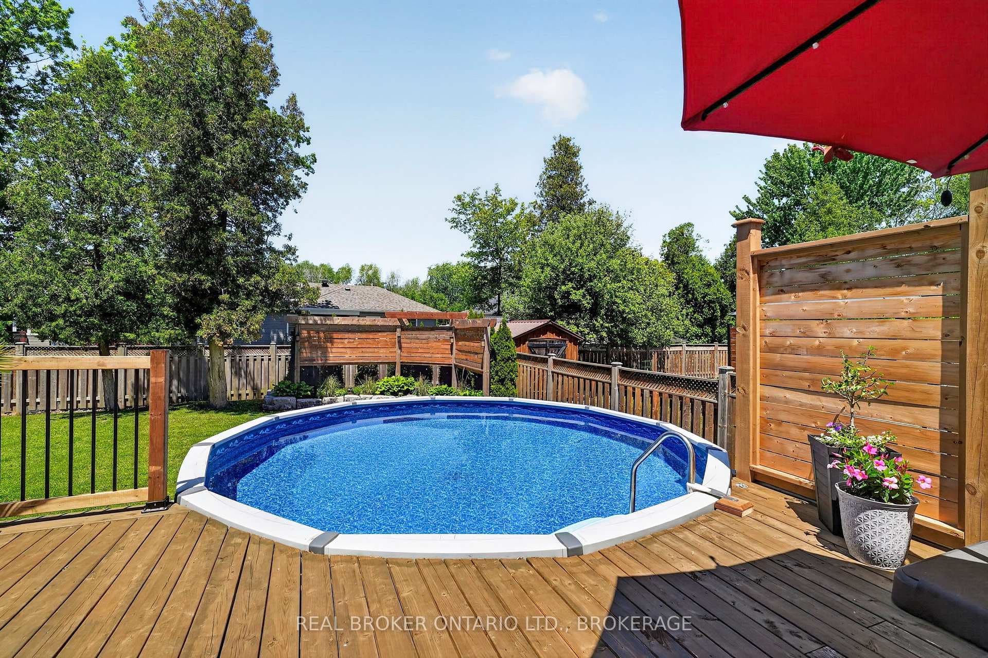 71 Hickory Street photo 32