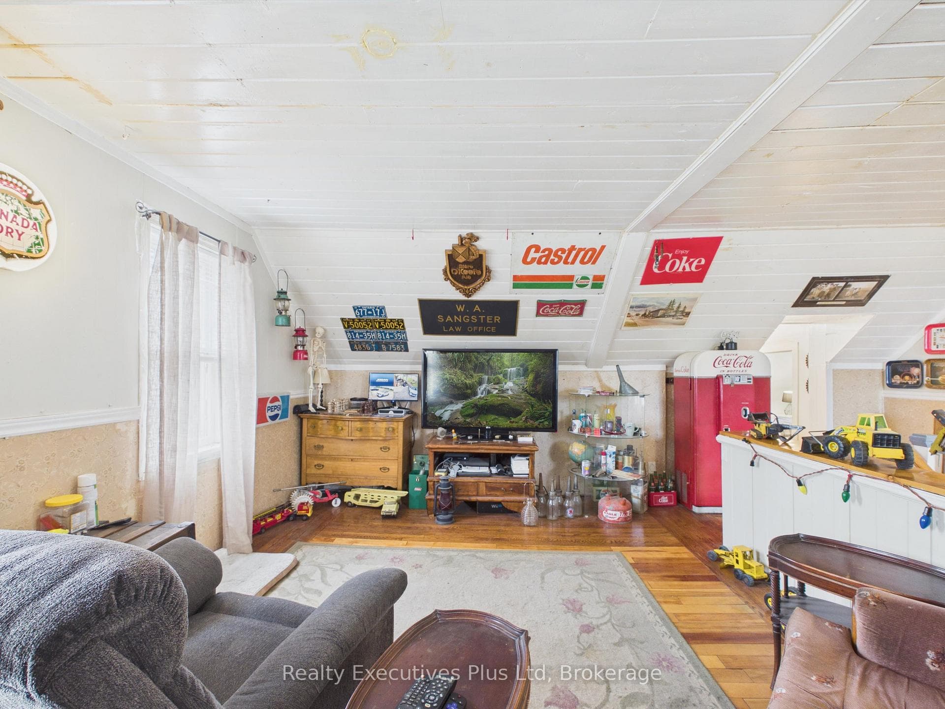 Upstairs living room