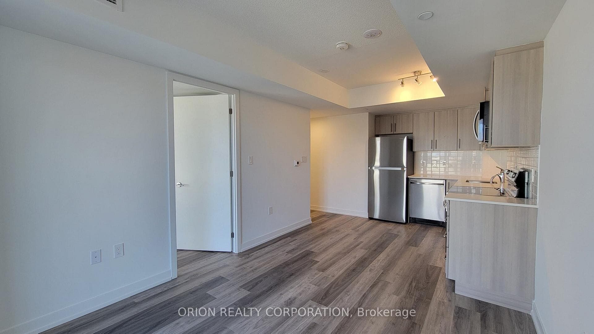 556 Marlee Avenue Unit 326 photo 12