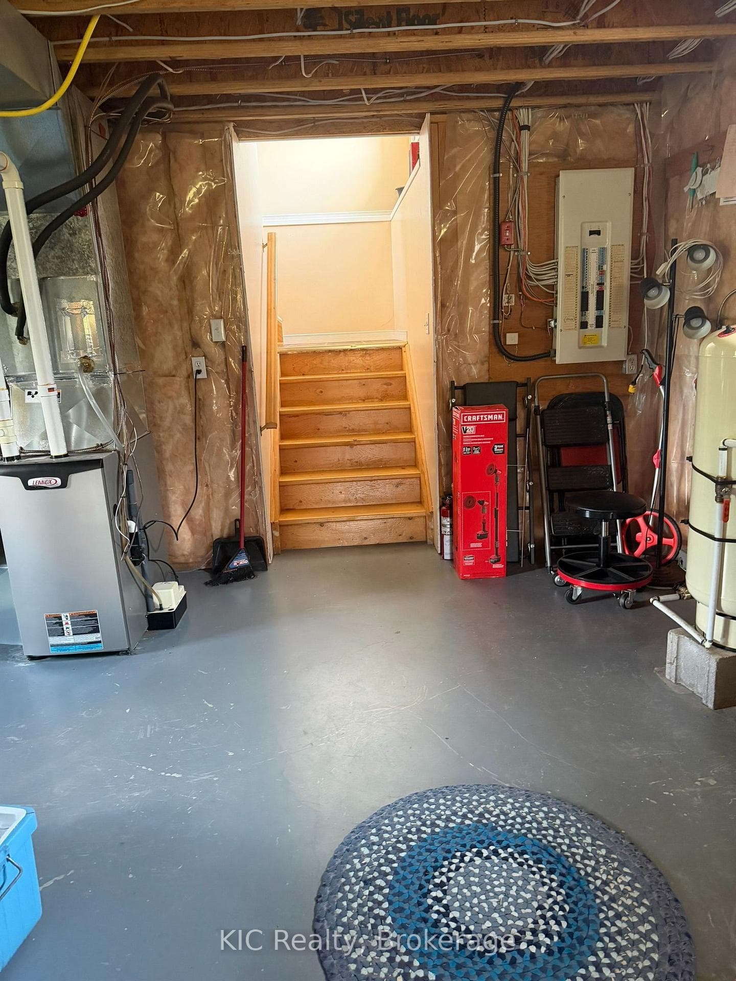 221 Jones Road photo 32