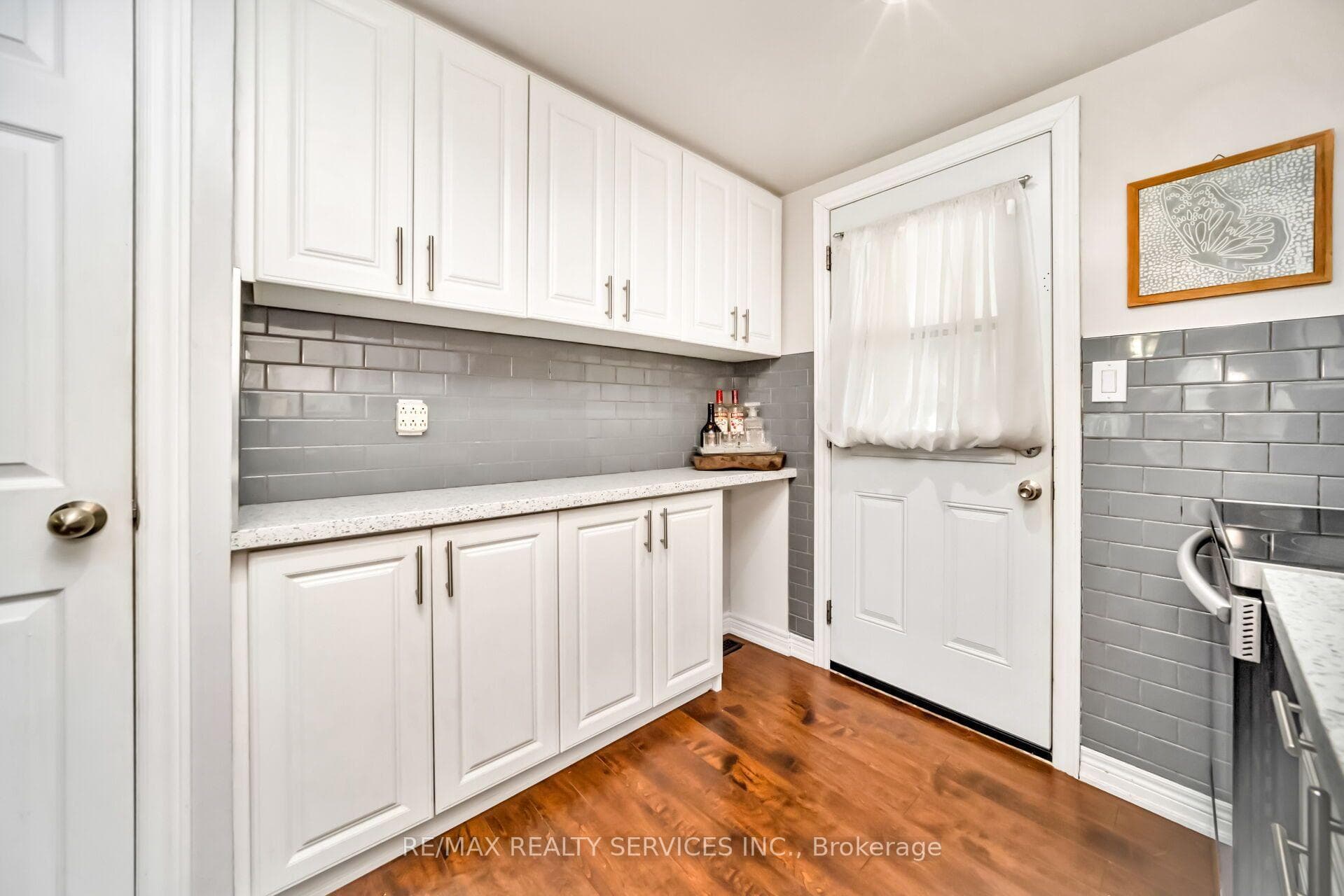 3287 Michaud Avenue photo 11