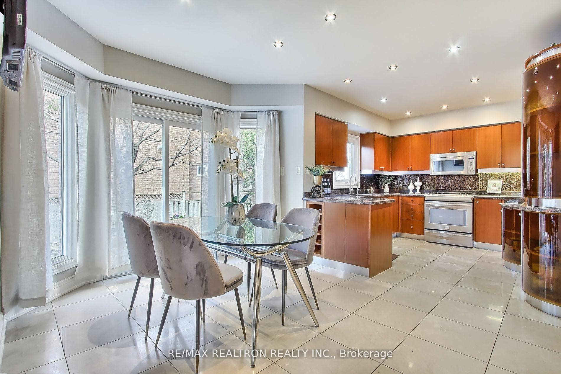 2 Cantertrot Court photo 12