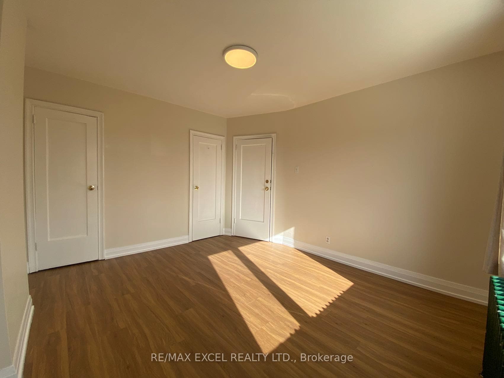 443 Vaughan Road photo 23