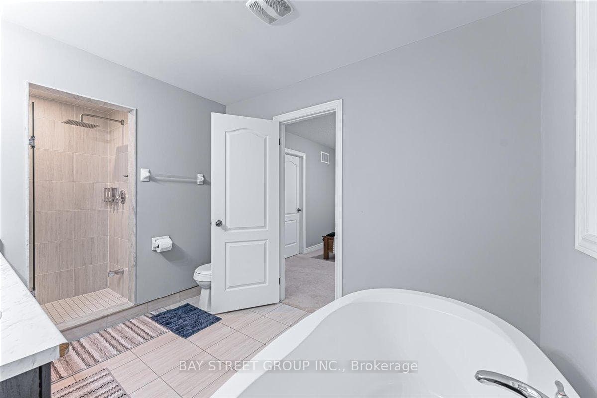 63 Tait Crescent photo 30