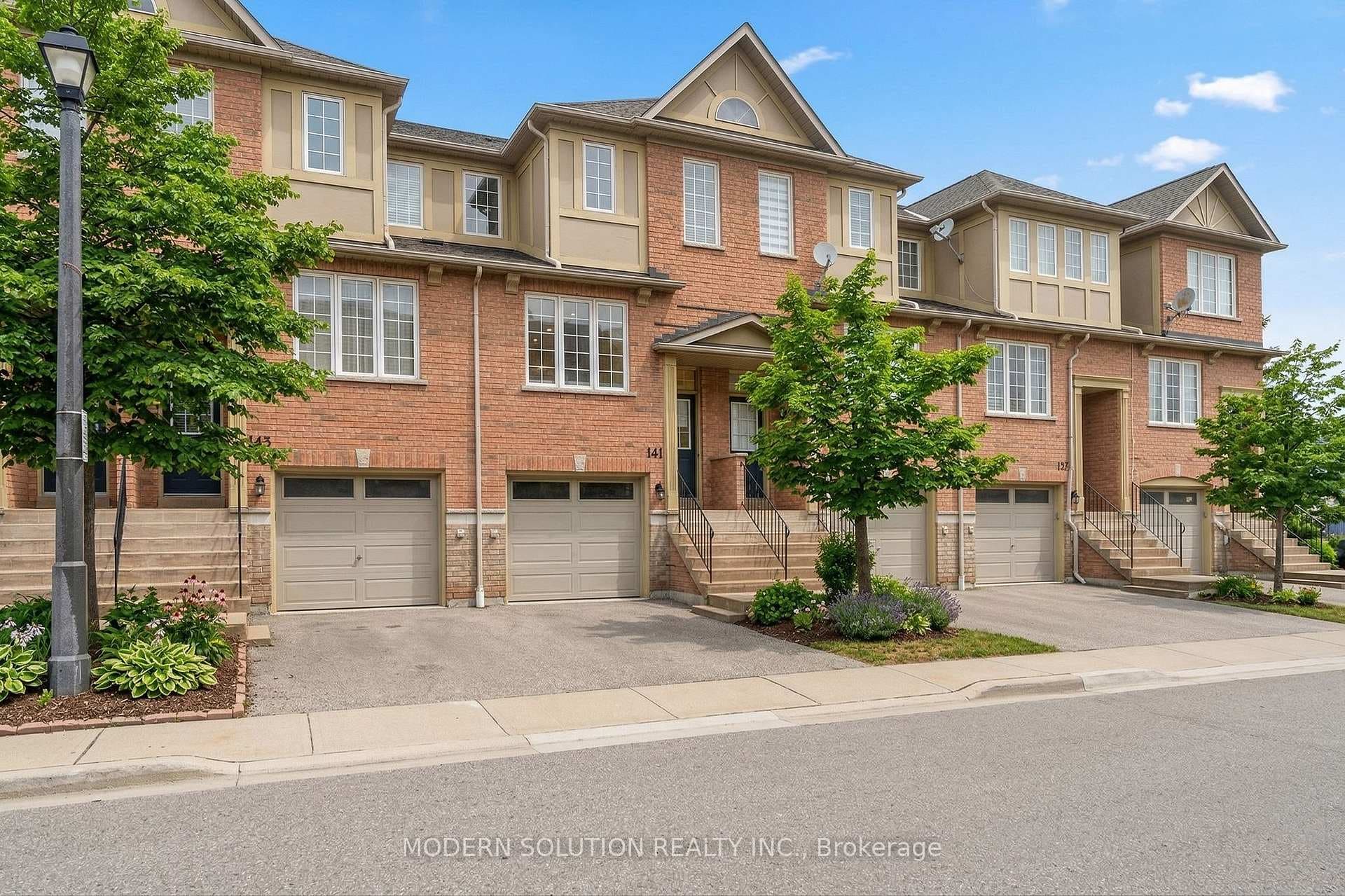 5055 Heatherleigh Avenue Unit 141 photo 1