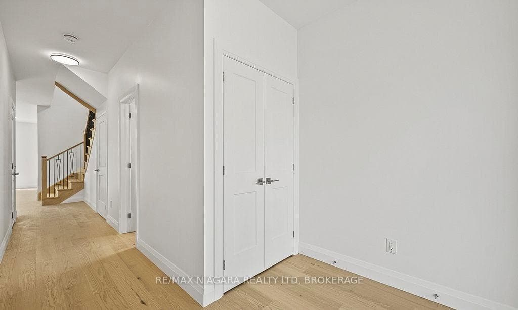 185A Rykert Street photo 2