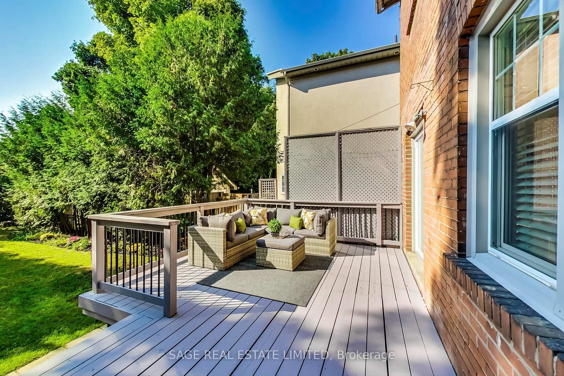 132 Rosewell Avenue photo 39