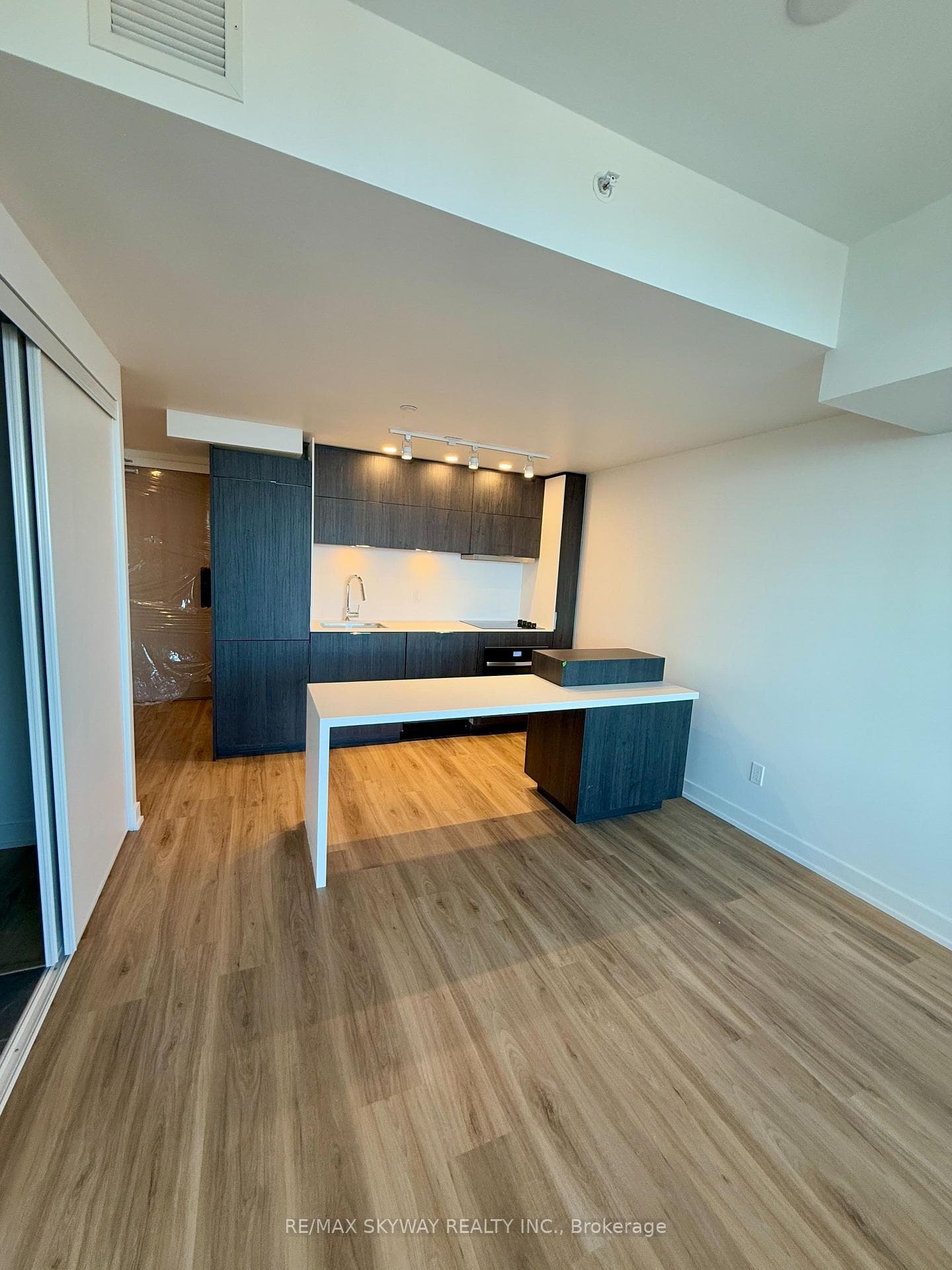 370 Martha Street Unit 505 photo 12
