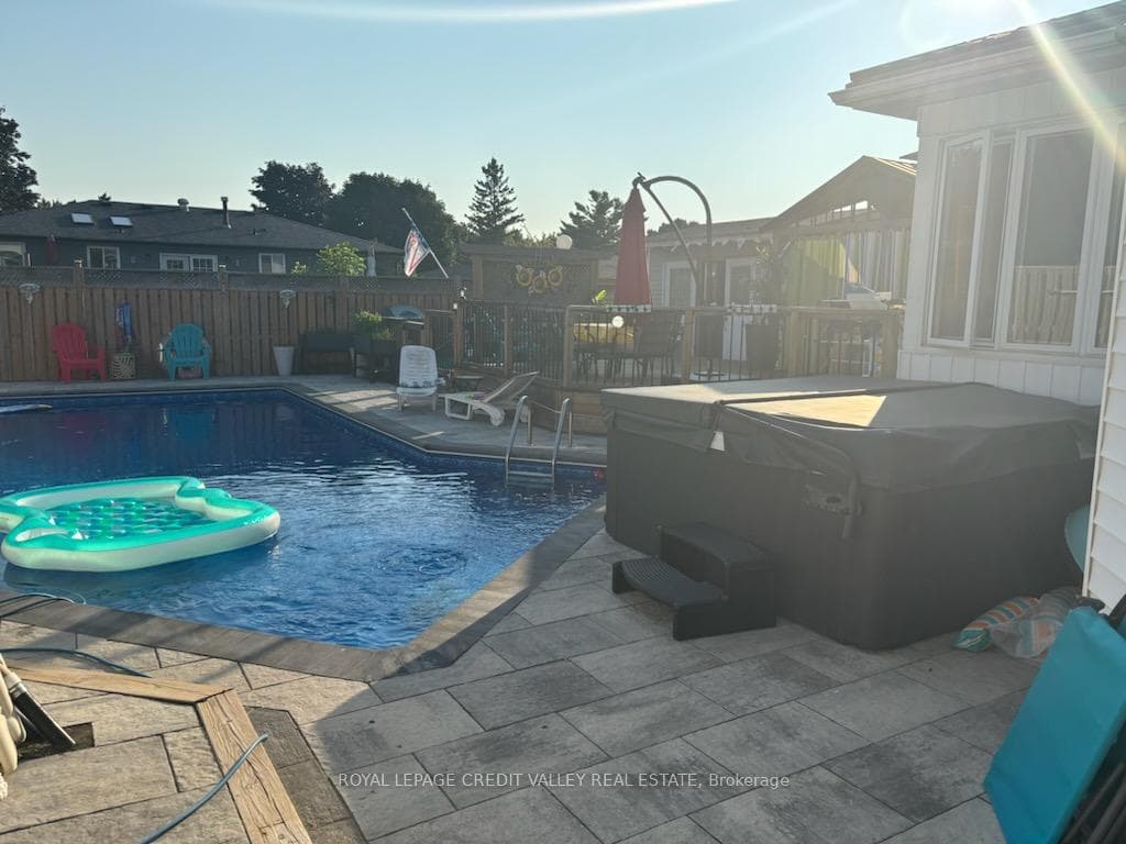 106 Acton Boulevard photo 39