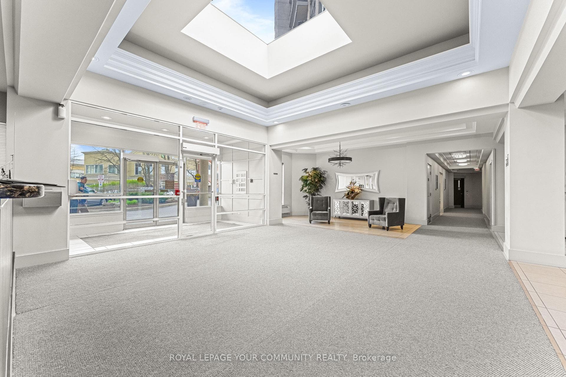 50 Disera Drive Unit 215 photo 31