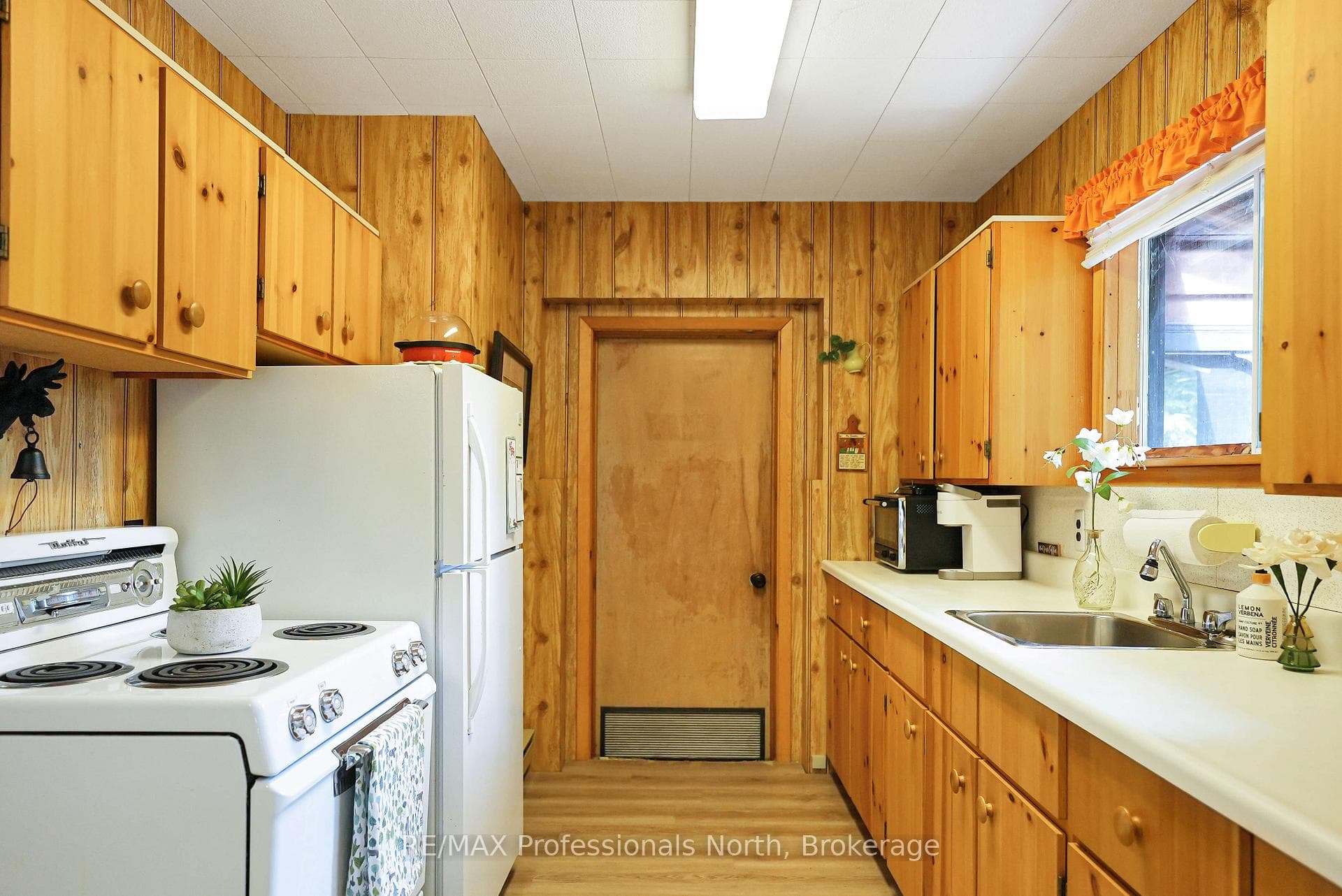 1010 Tanager Lane photo 14