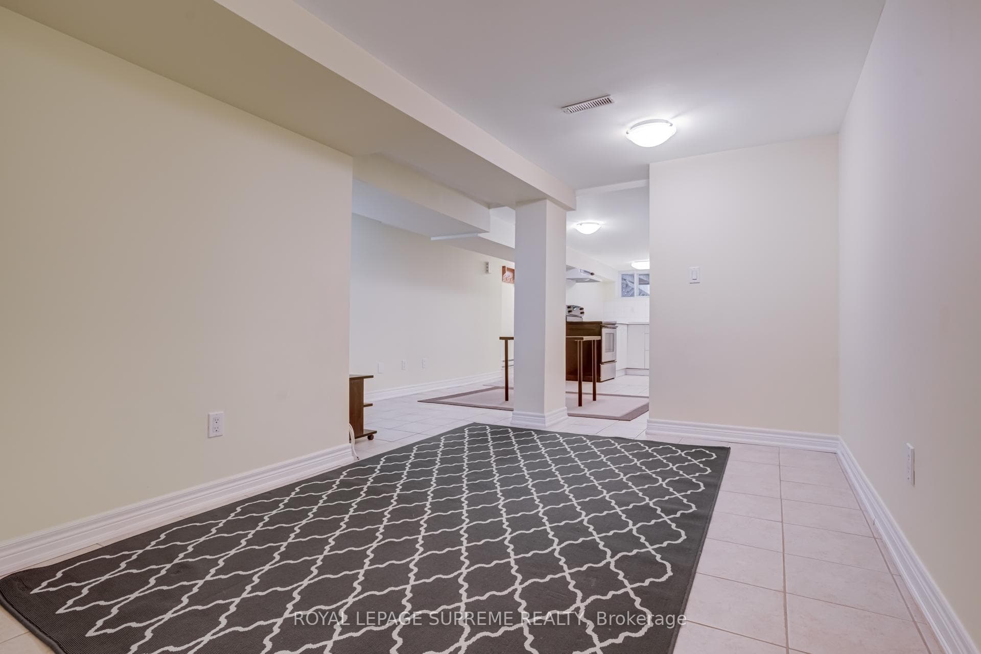 66 Kenwood Avenue Unit Lower photo 18