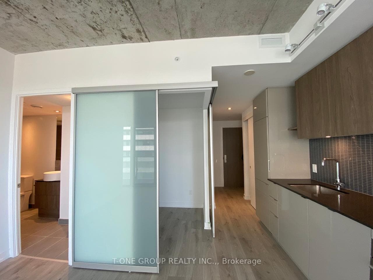 161 Roehampton Avenue Unit 2605 photo 3