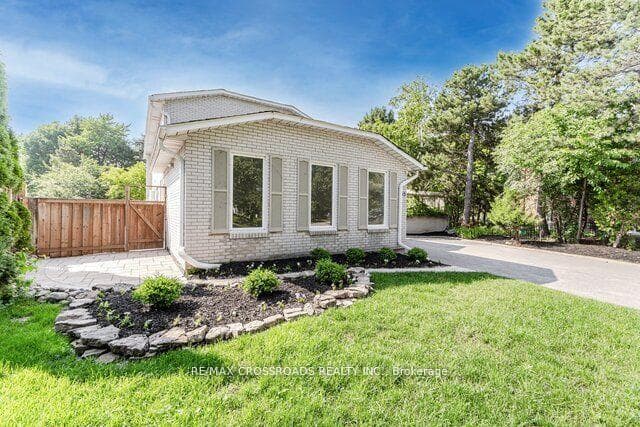 65 Ames Circle photo 1