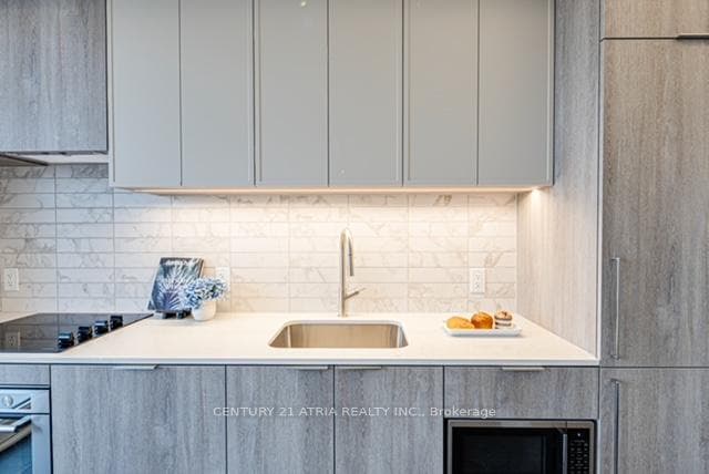 2020 Bathurst Street Unit 1707 photo 5
