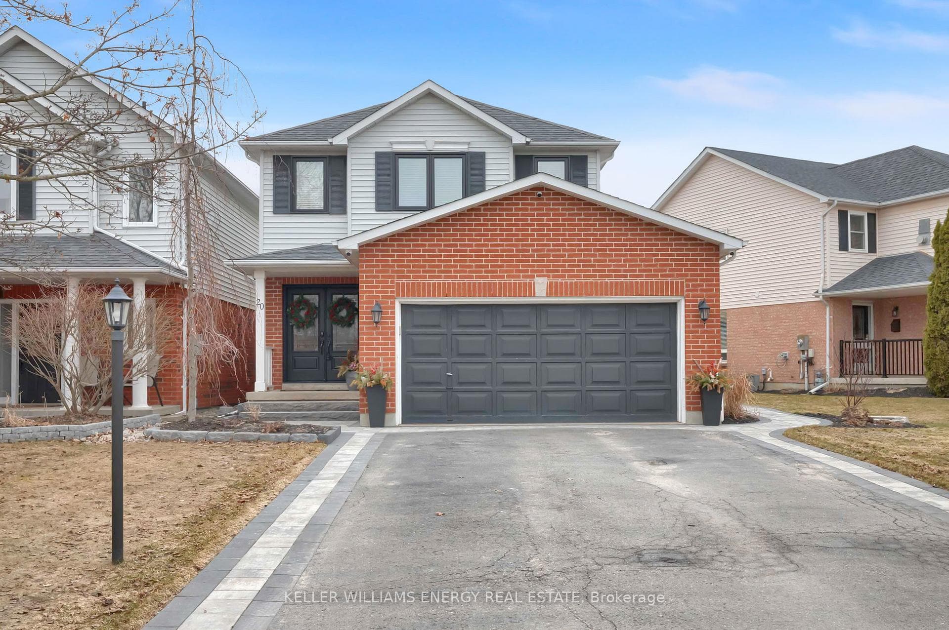 20 Hearthstone Crescent photo 2