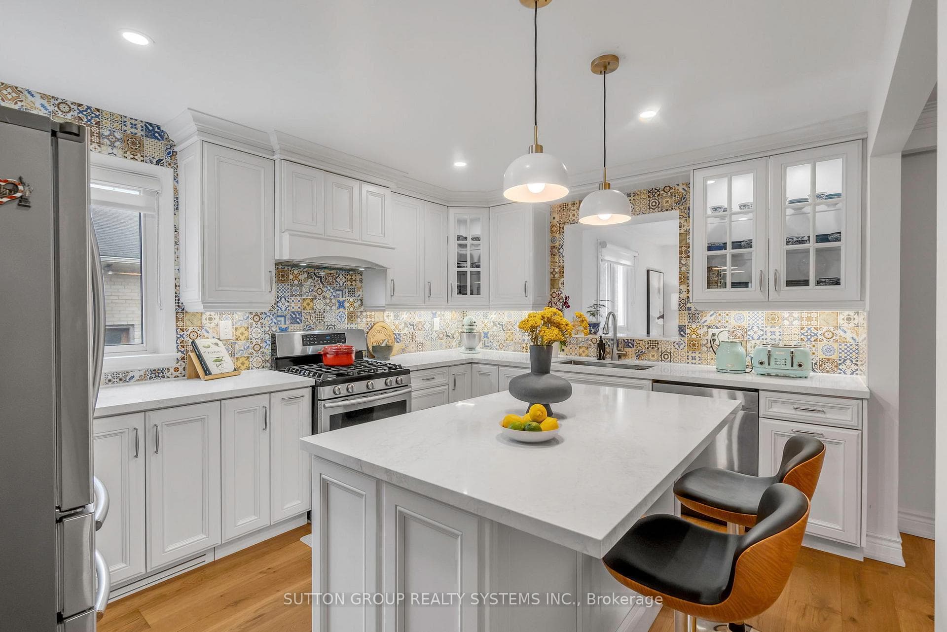 60 Shaver Avenue photo 12