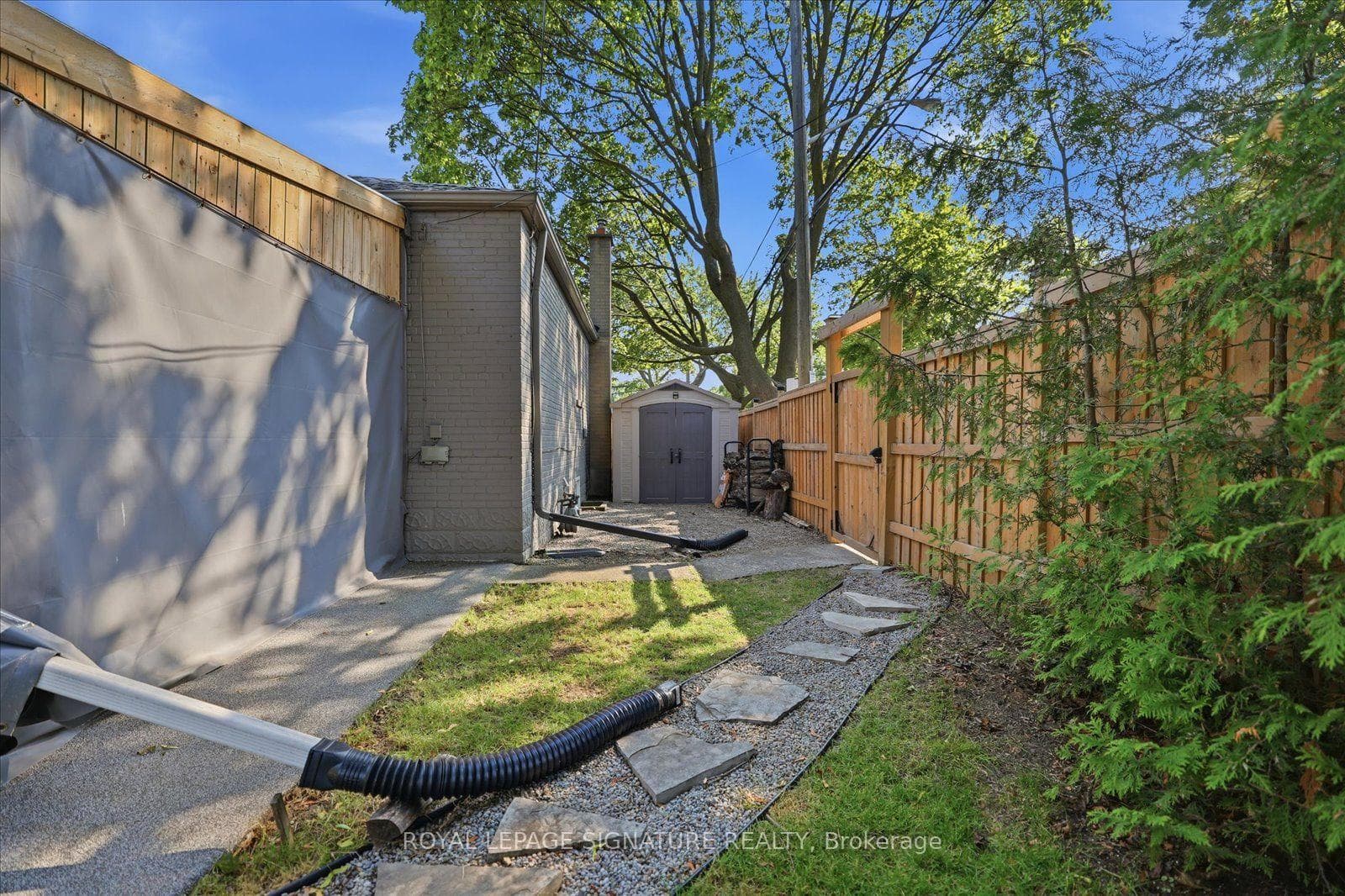 24 Latham Avenue photo 40