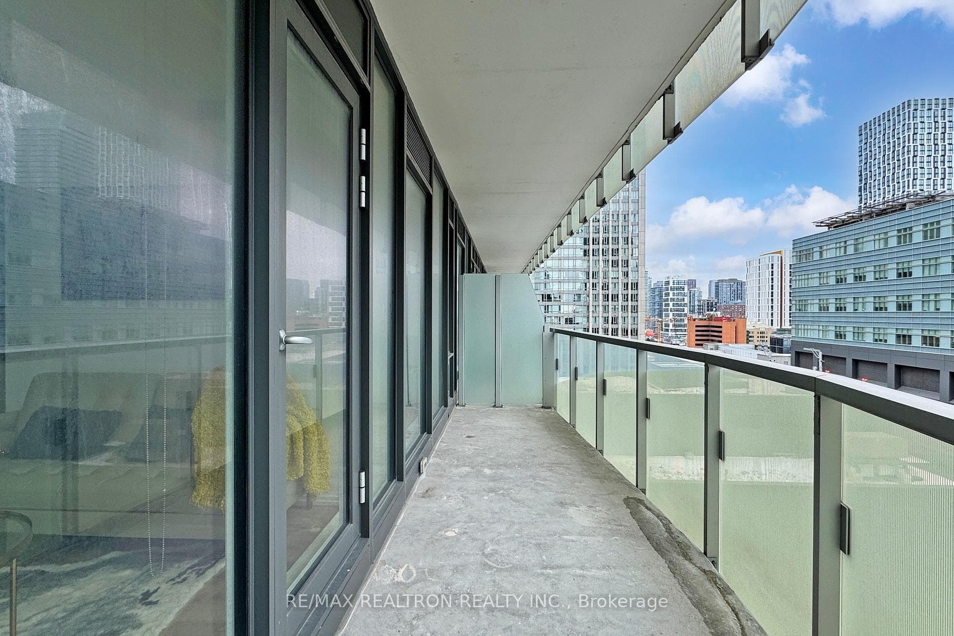 197 Yonge Street Unit 1505 photo 22