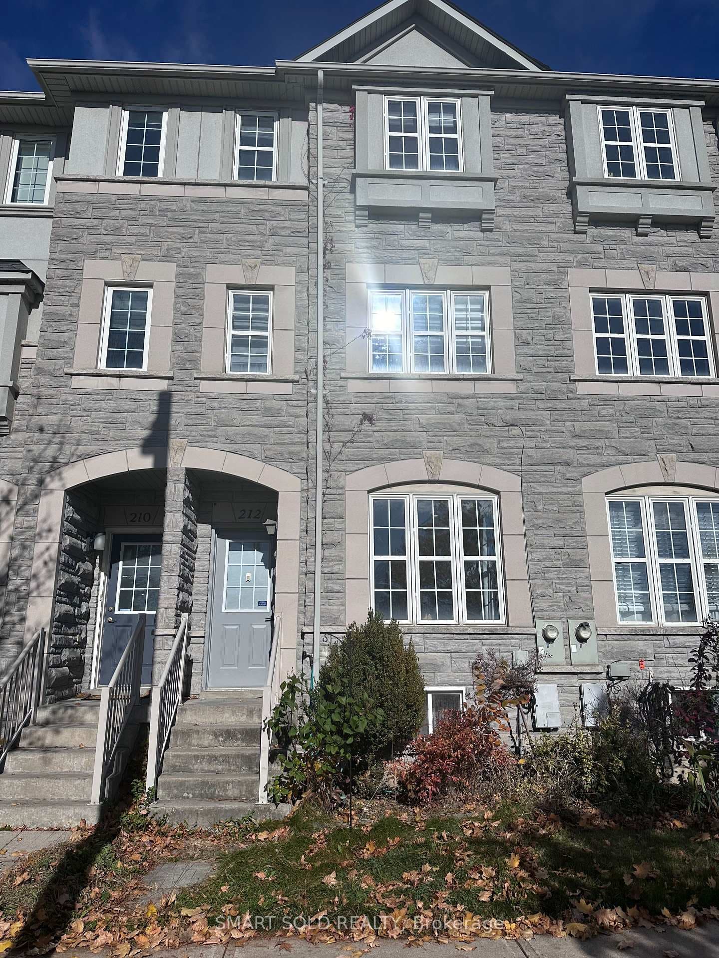 212 Bantry Avenue photo 1