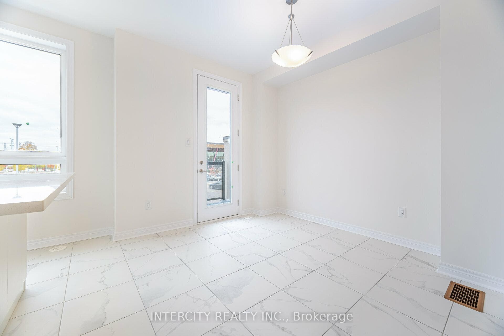 19 Mumbai Drive photo 9