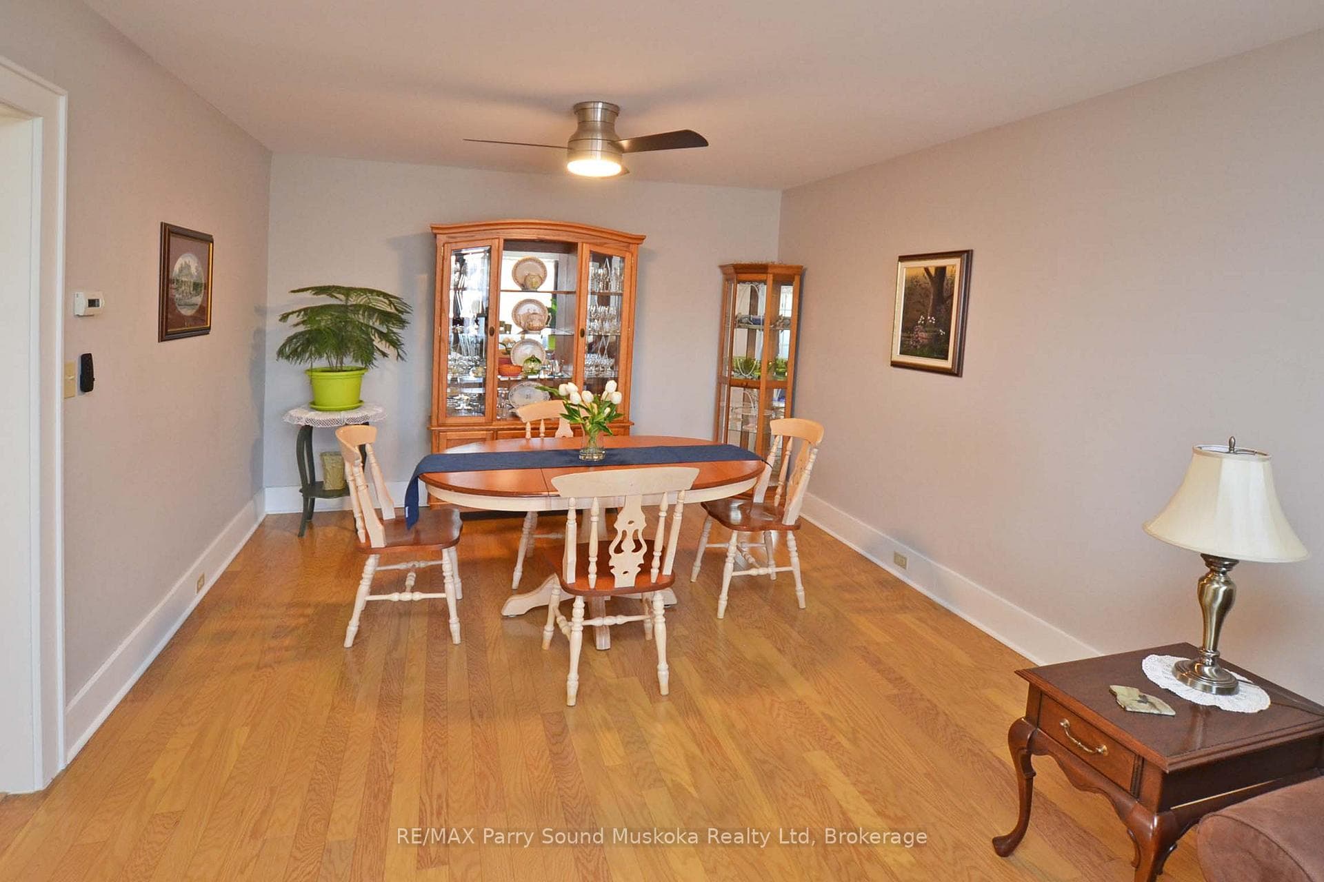 Dining Room Area