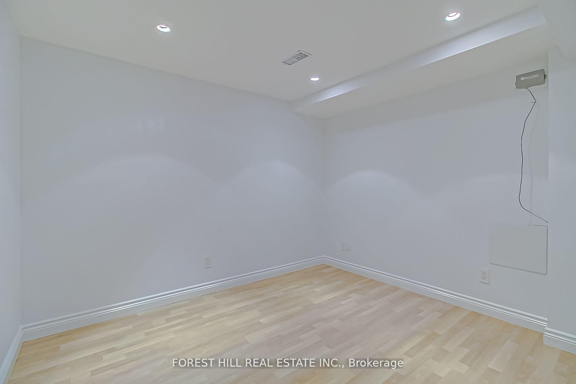 100 Larkfield Drive photo 3