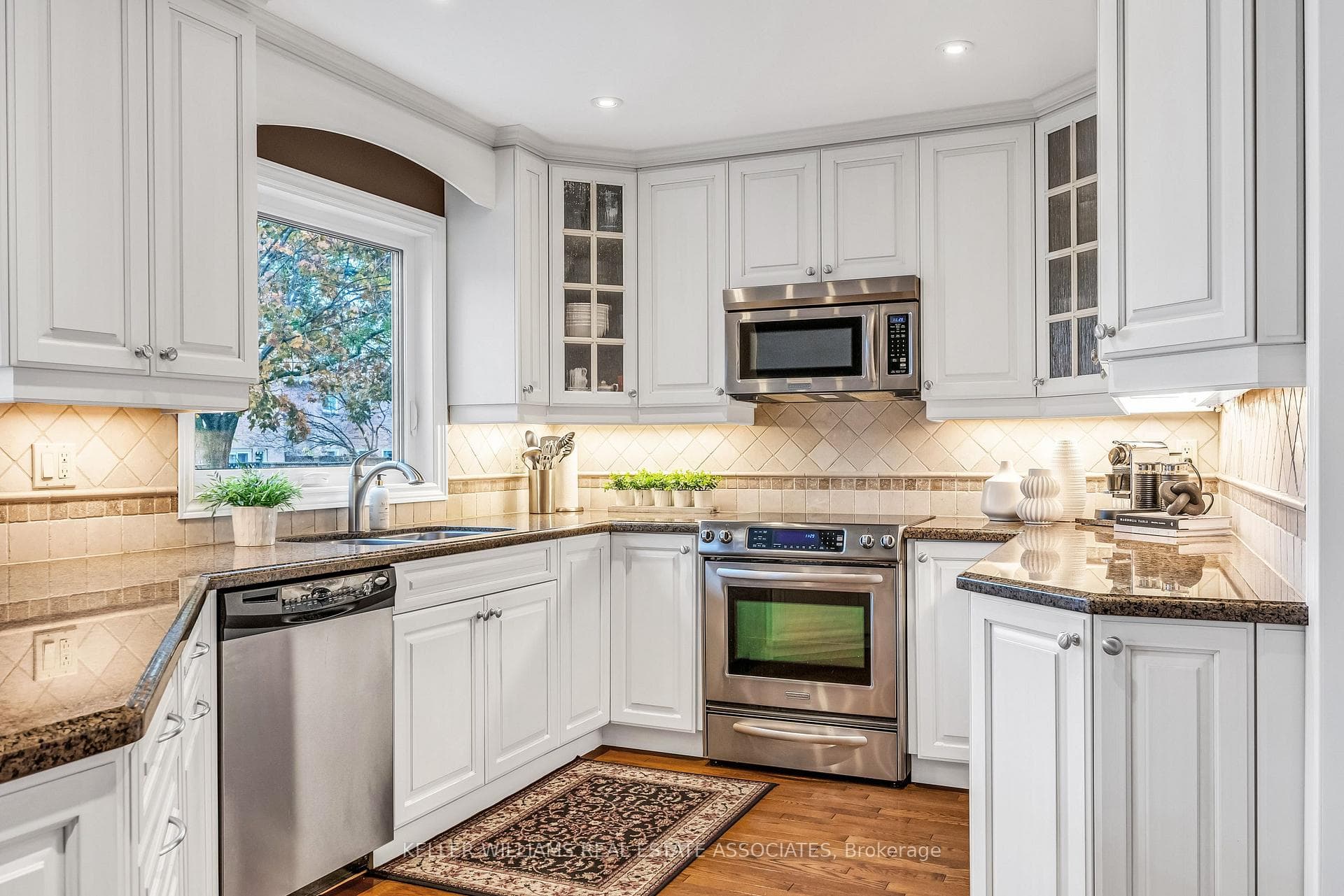 1601 Wintergrove Gardens photo 12