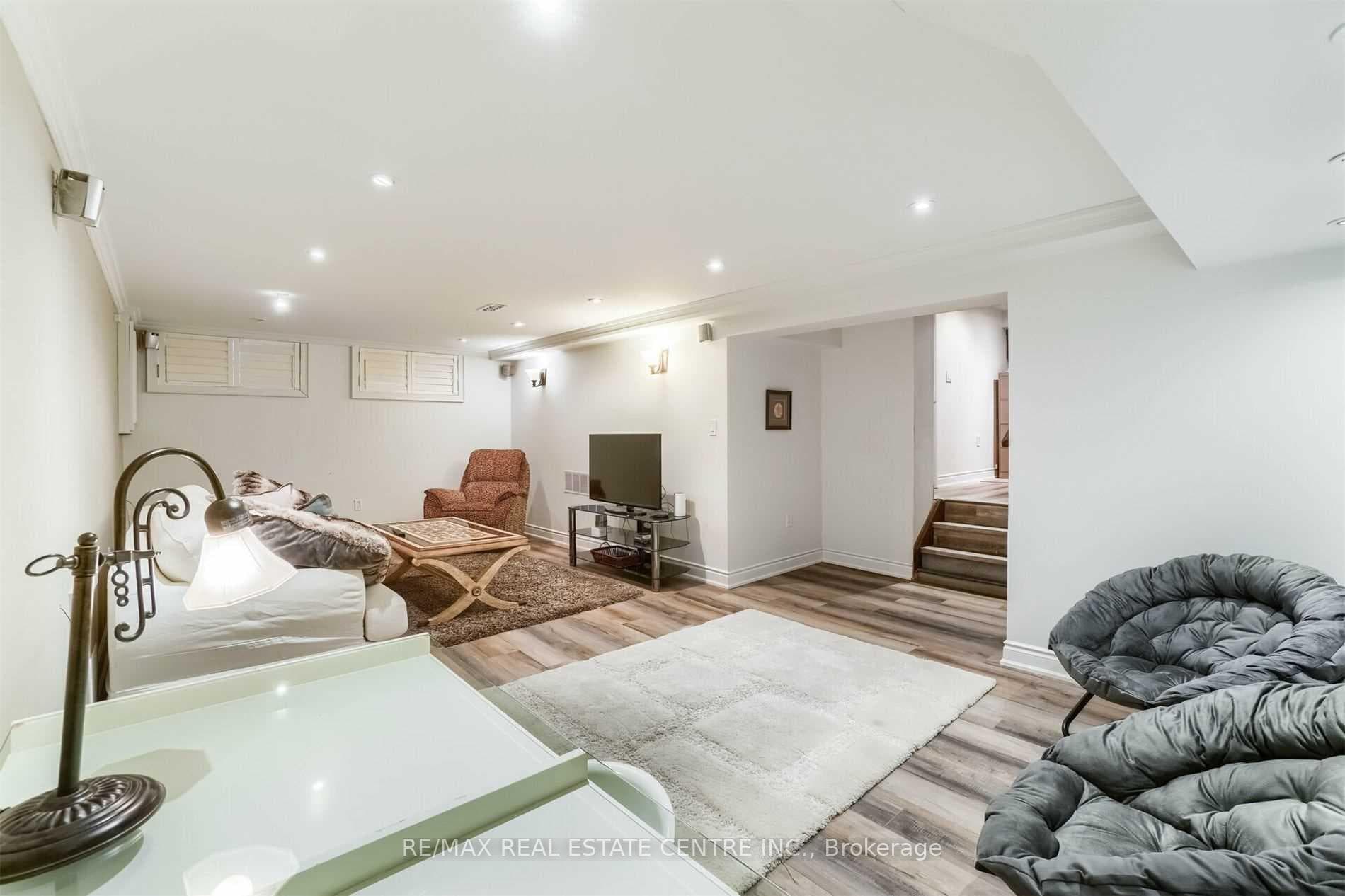 41 Clearside Place photo 34