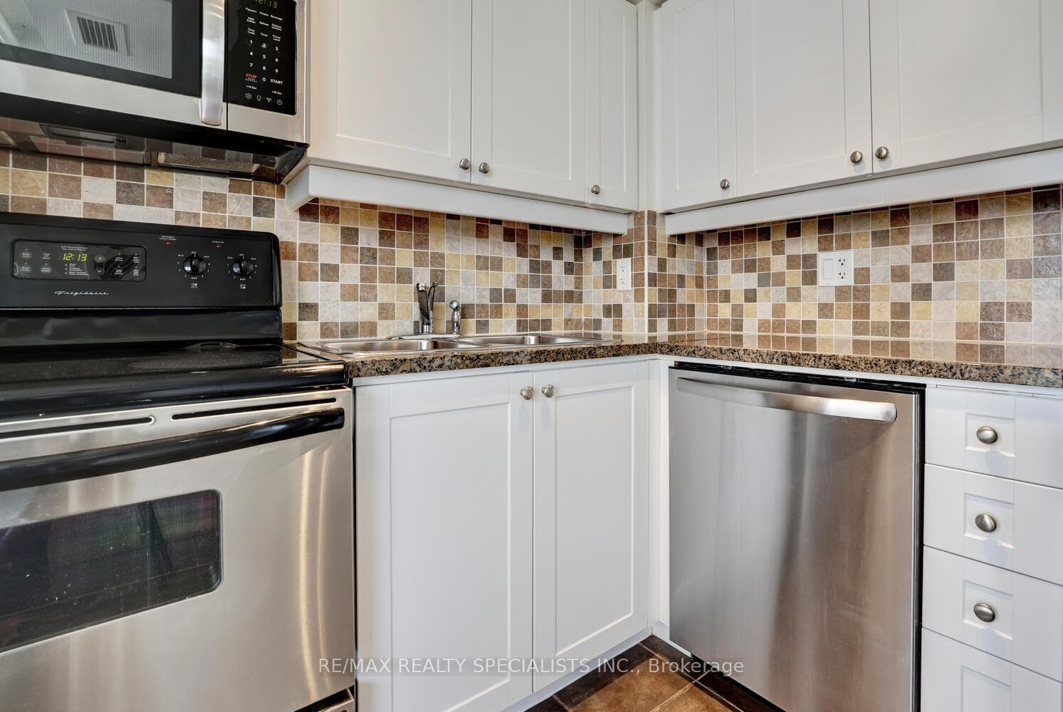 70 High Park Avenue Unit 1401 photo 15