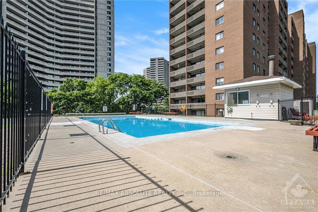 1100 AMBLESIDE Drive Unit 912 photo 18