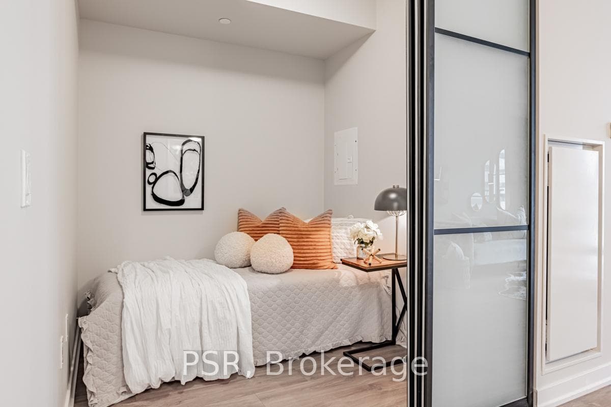 99 John Street Unit 2105 photo 16