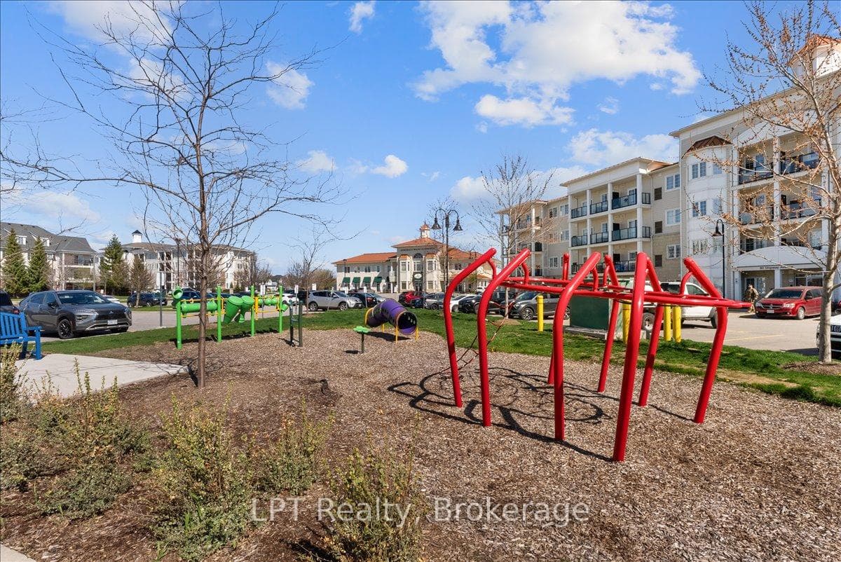 50 Lakebreeze Drive Unit 102 photo 37