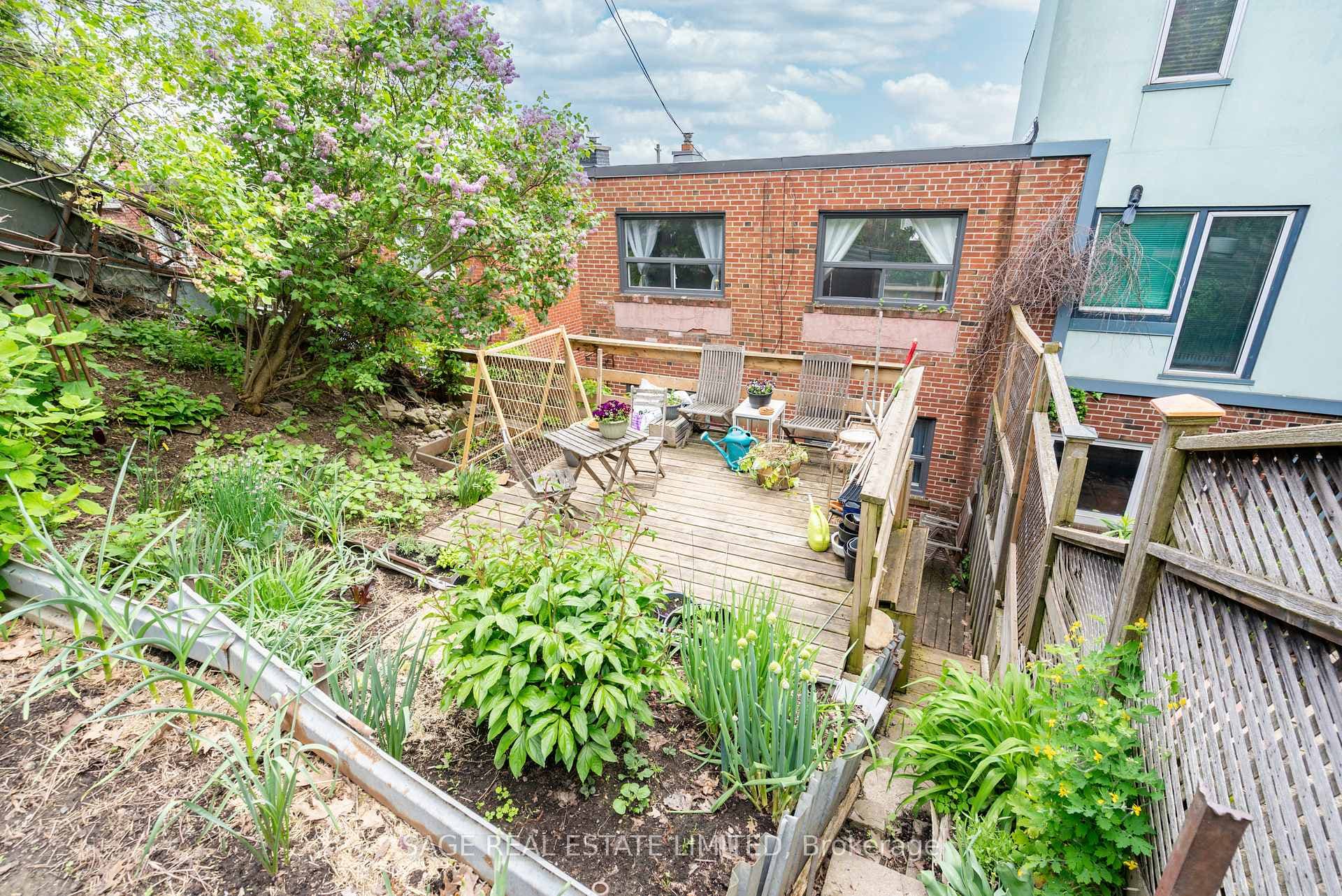 1032 Davenport Road photo 39