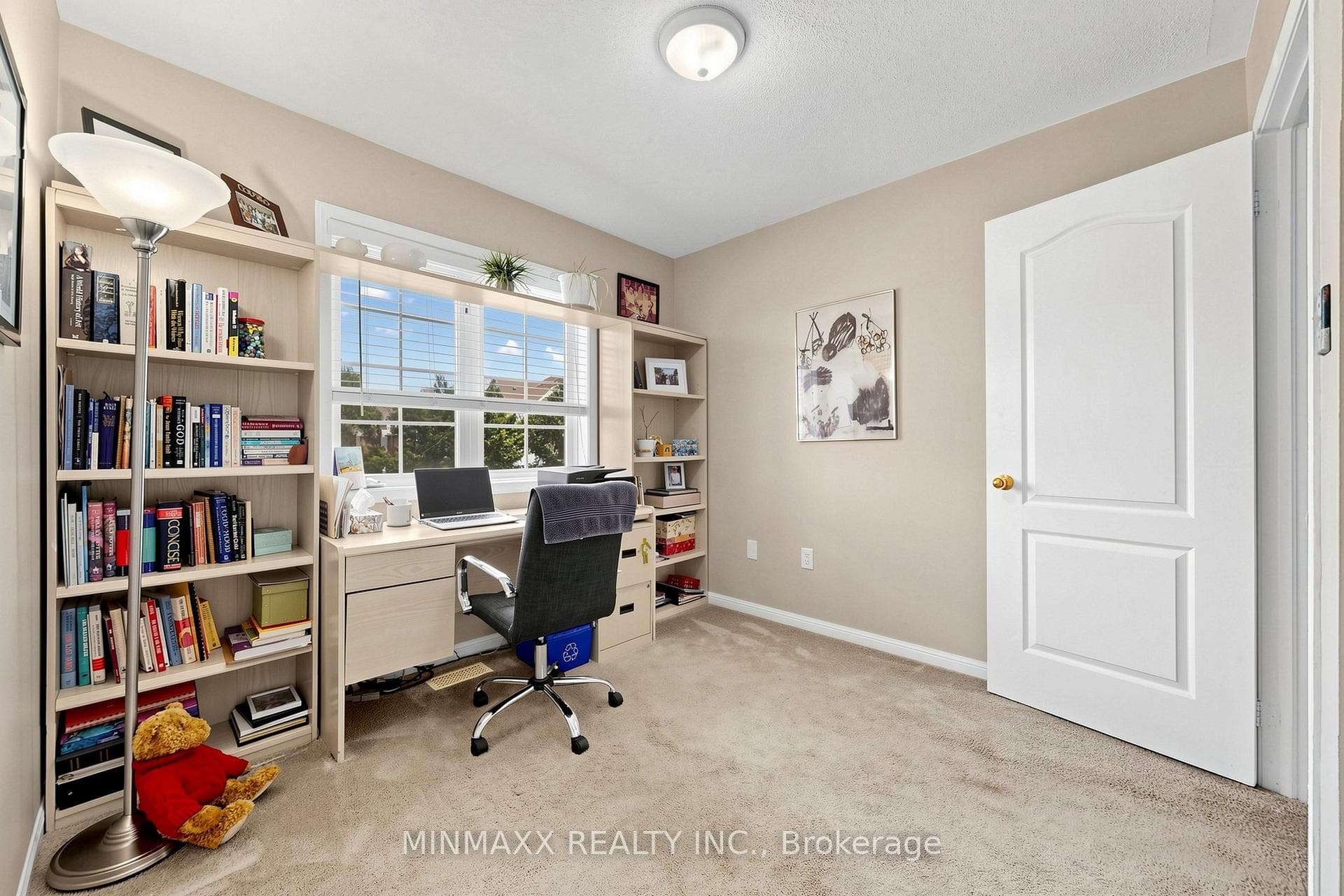 1164 CHAPMAN Crescent photo 27