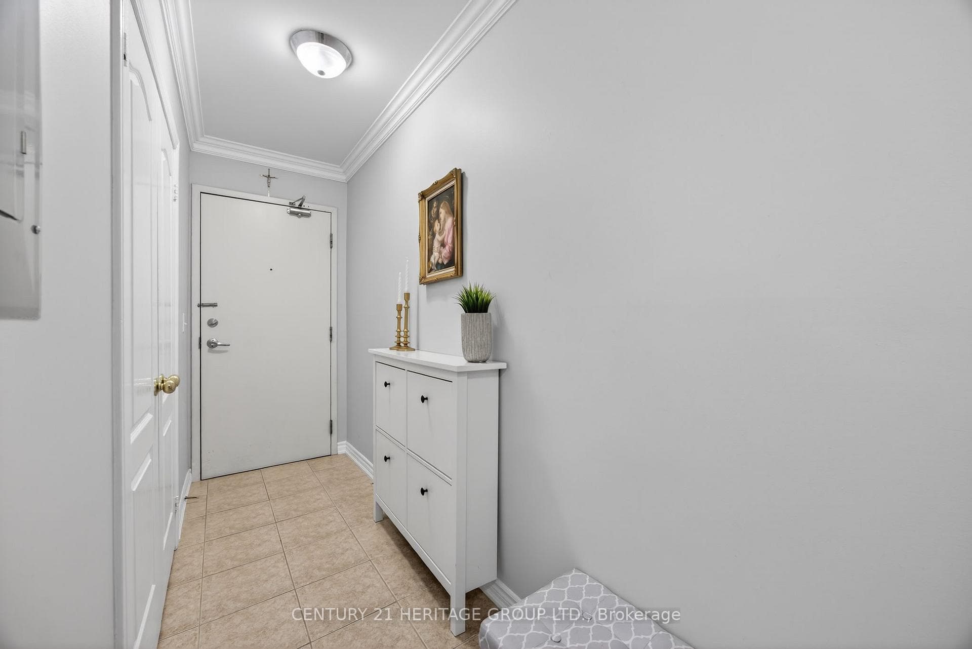 112 Simcoe Road Unit 214 photo 18