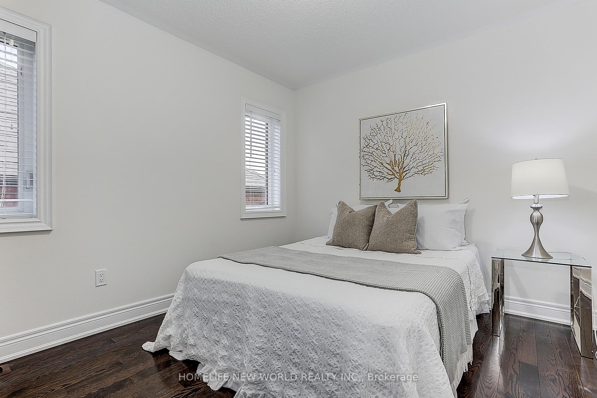 64 Frederick Pearson Street photo 23