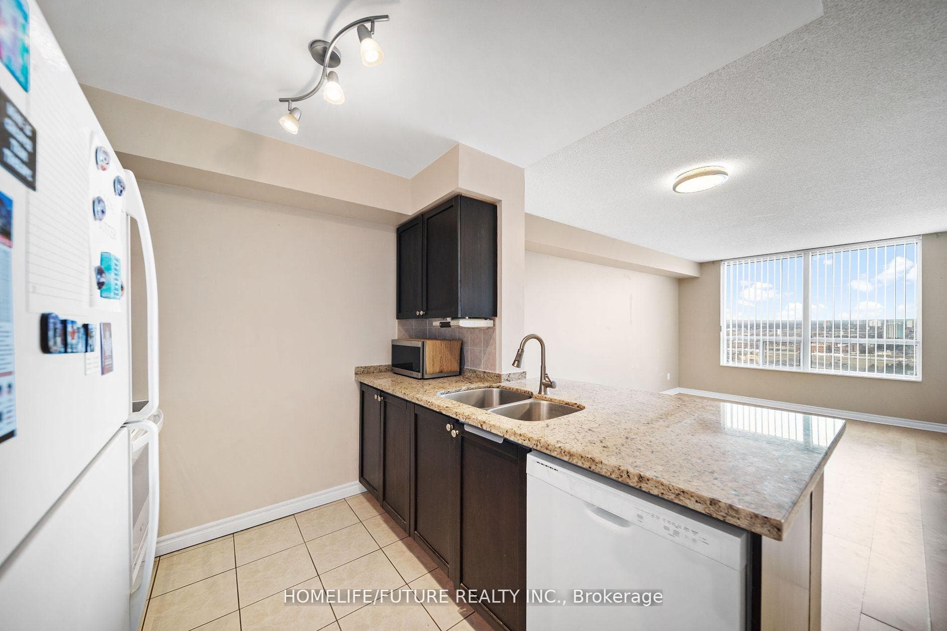 61 Town Centre Court Unit 2105 photo 6