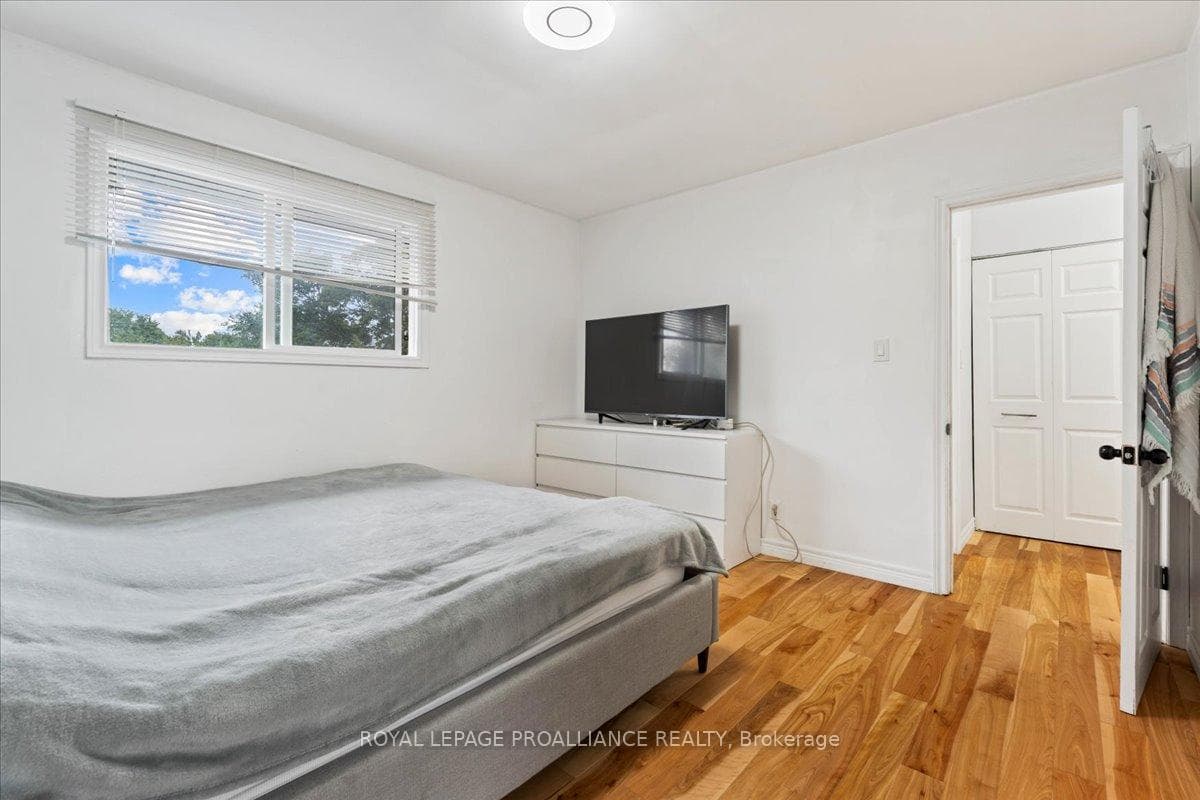 44 Meadowvale Avenue photo 33