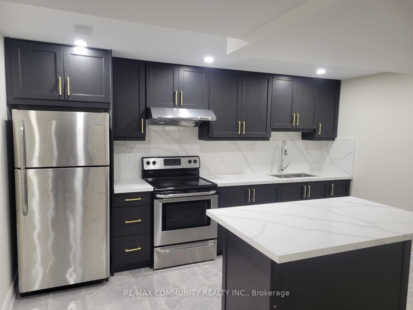31 Taverner Crescent Unit Bsmt photo 7