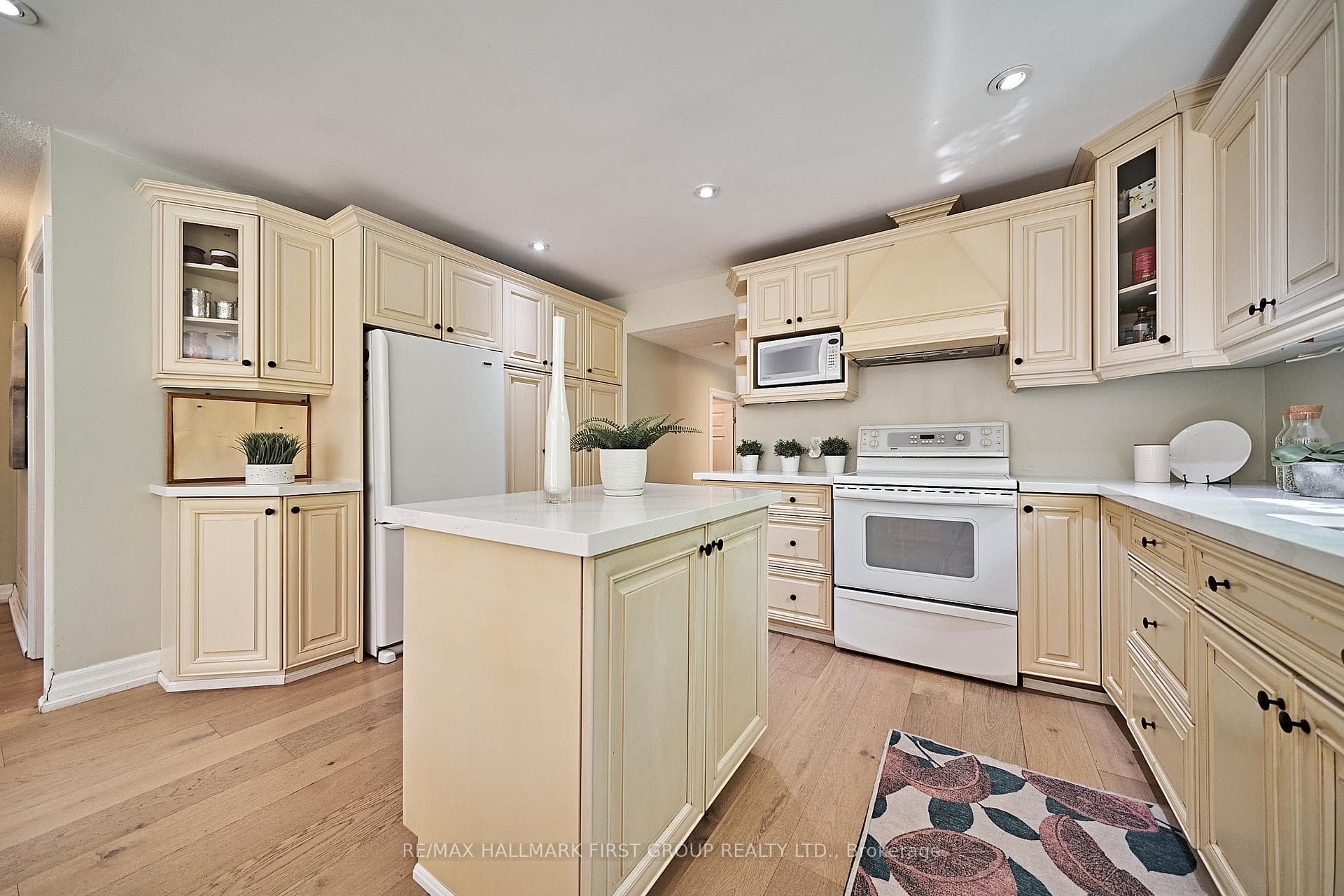2932 Beachview Street photo 9