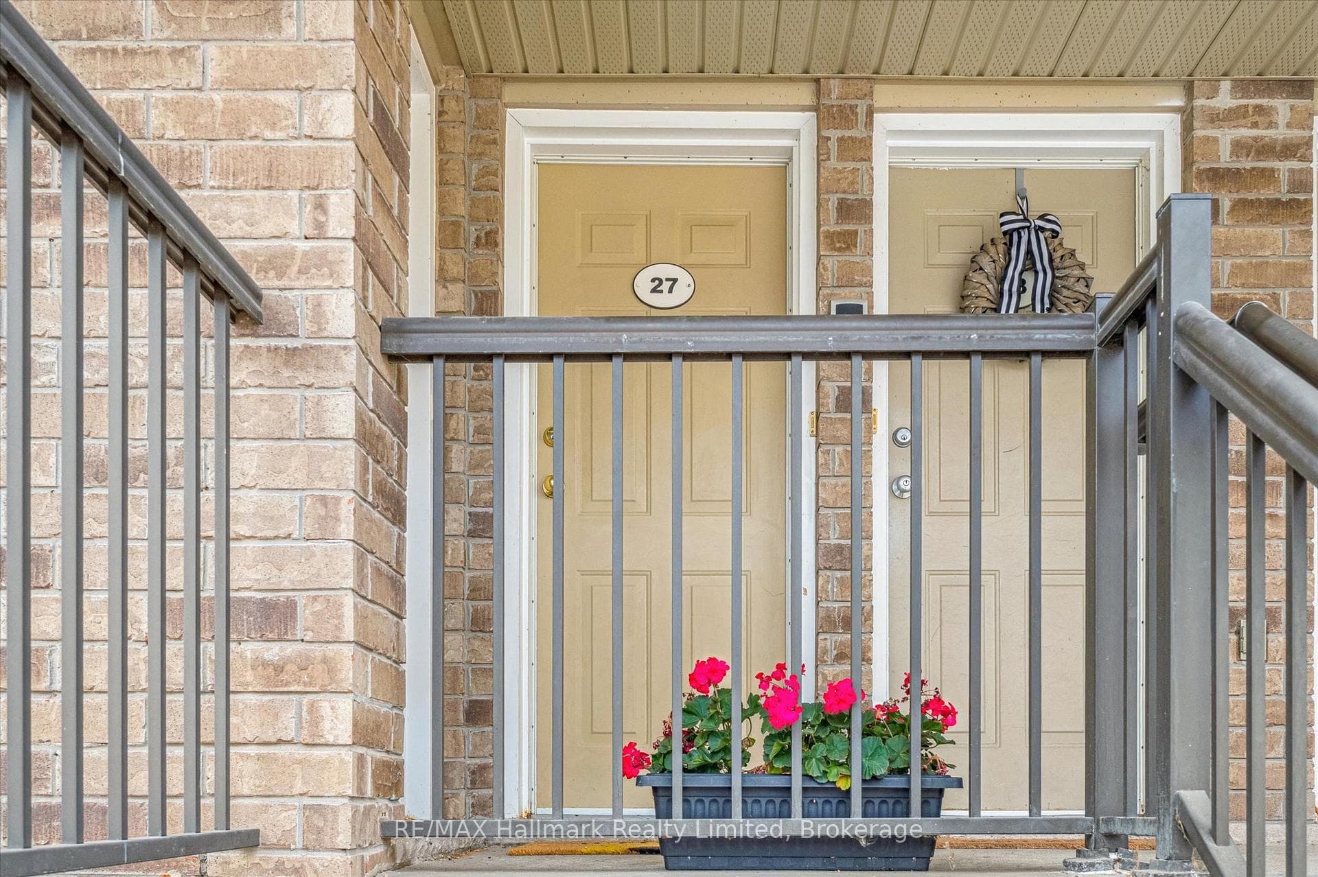 35 Mountford Drive Unit 27 photo 1