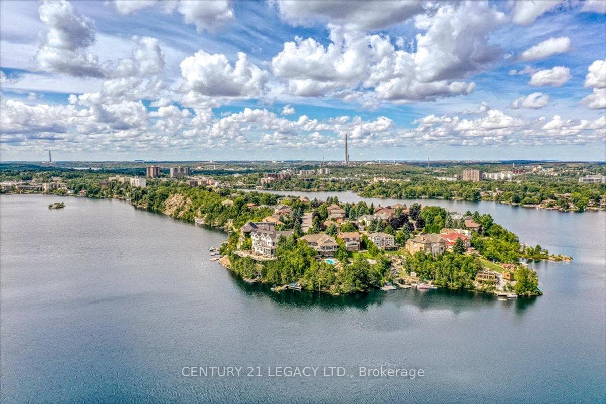 376 Maki Avenue photo 42