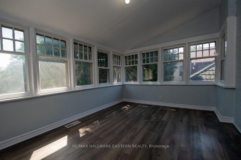 466 Rubidge Street photo 26